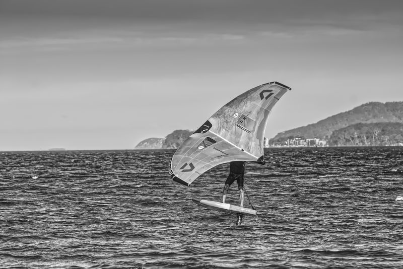 Castenskiold verdedigt wereldtitel wingfoil freestyle op Fuerteventura