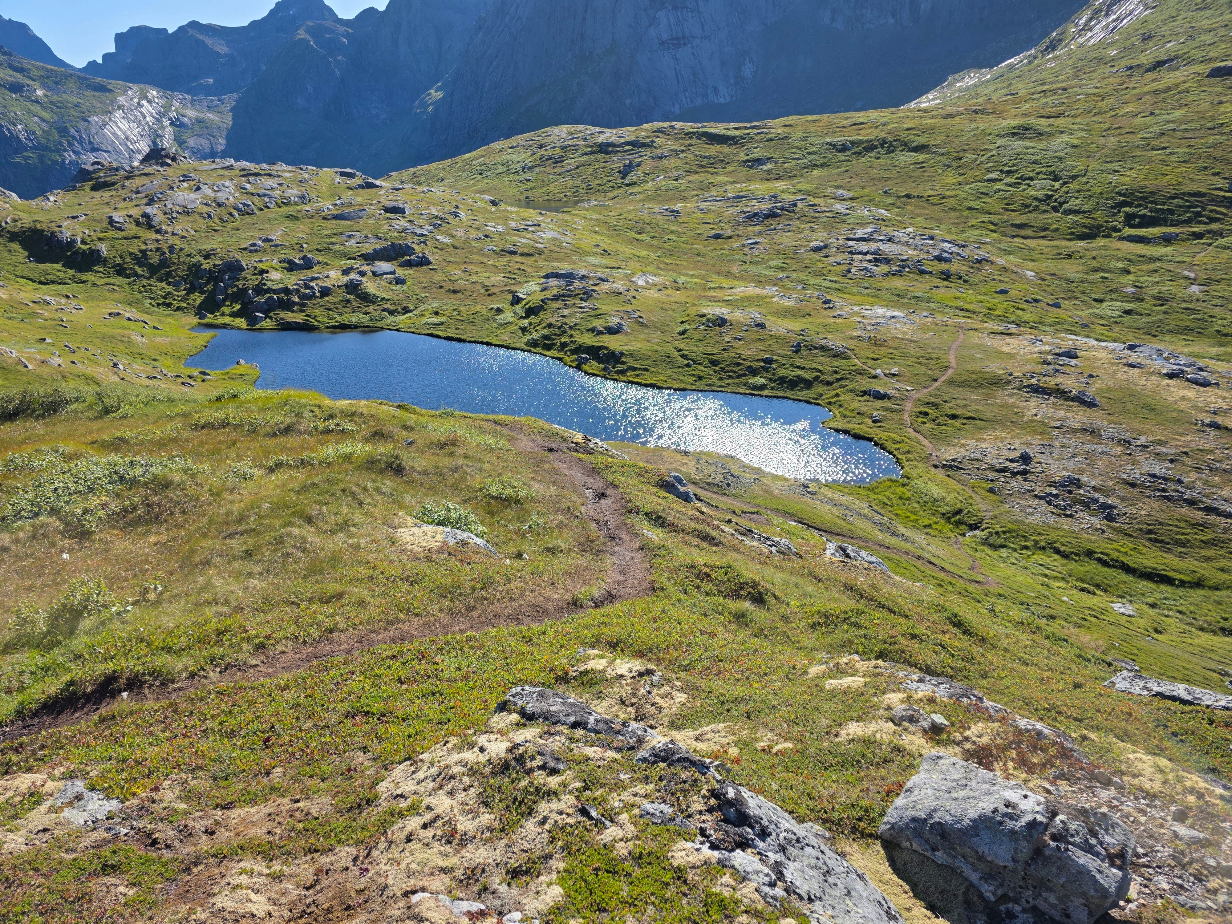 Ruta de trekking en los Alpes Escandinavos