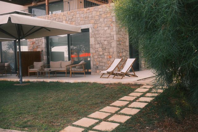 Terrasse en pierre soignée, exemple de petite maçonnerie à Ajaccio