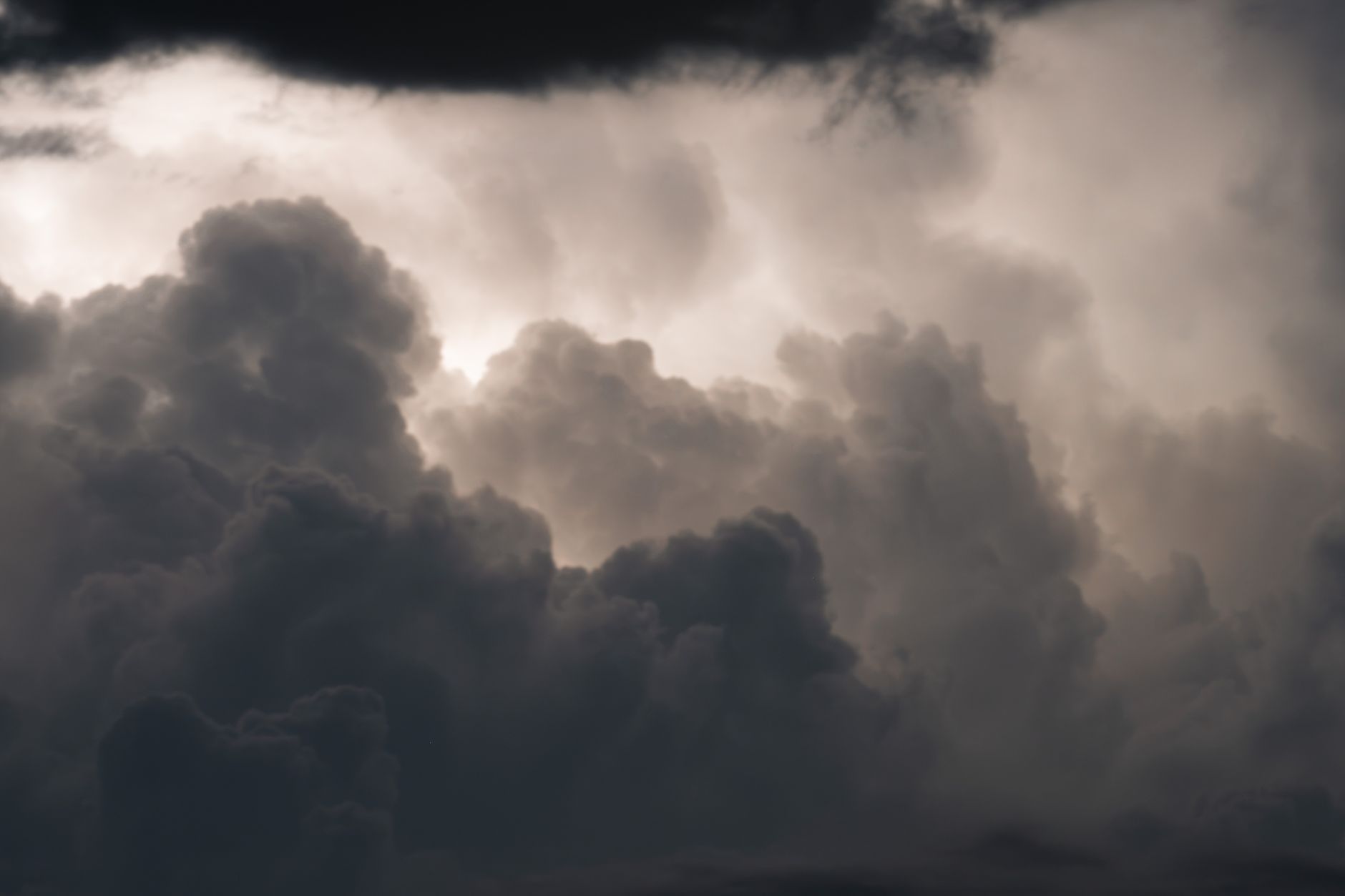 Severe Thunderstorms Expected, Weather Service Warns