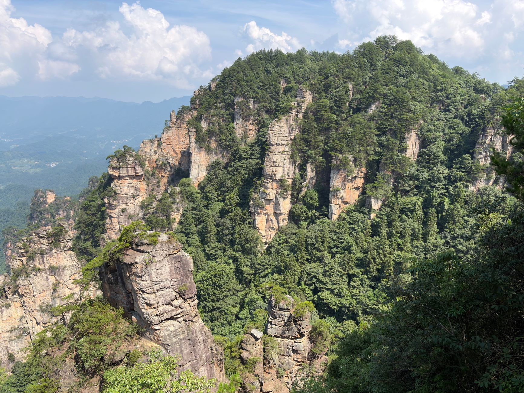 9D Jiuzhaigou, Chongqing & Zhangjiajie via CZ - Foto 1
