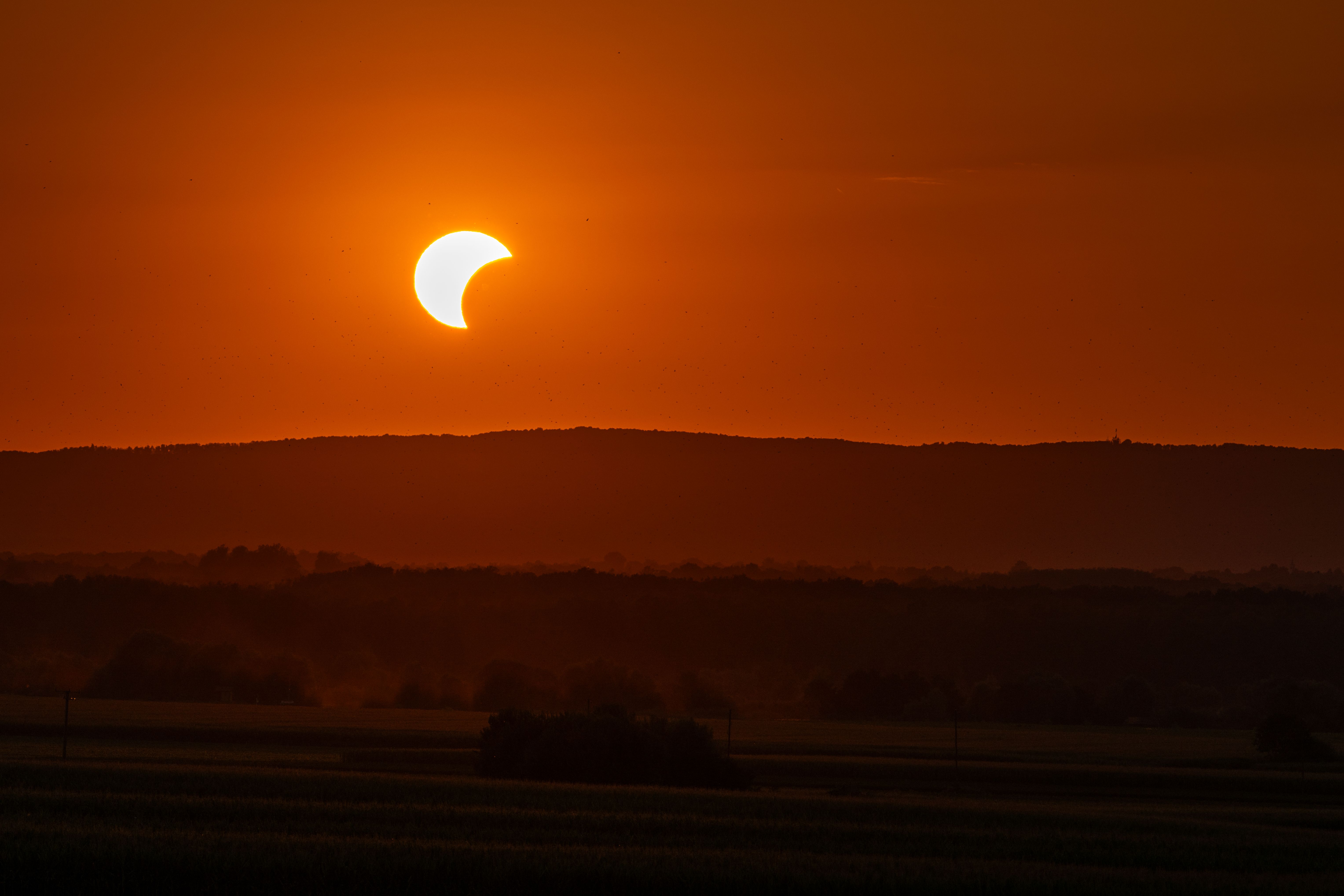 Irish Physicist Captures Eclipse Images From Plane Mission