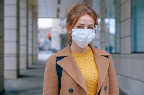 Lady wearing a face mask