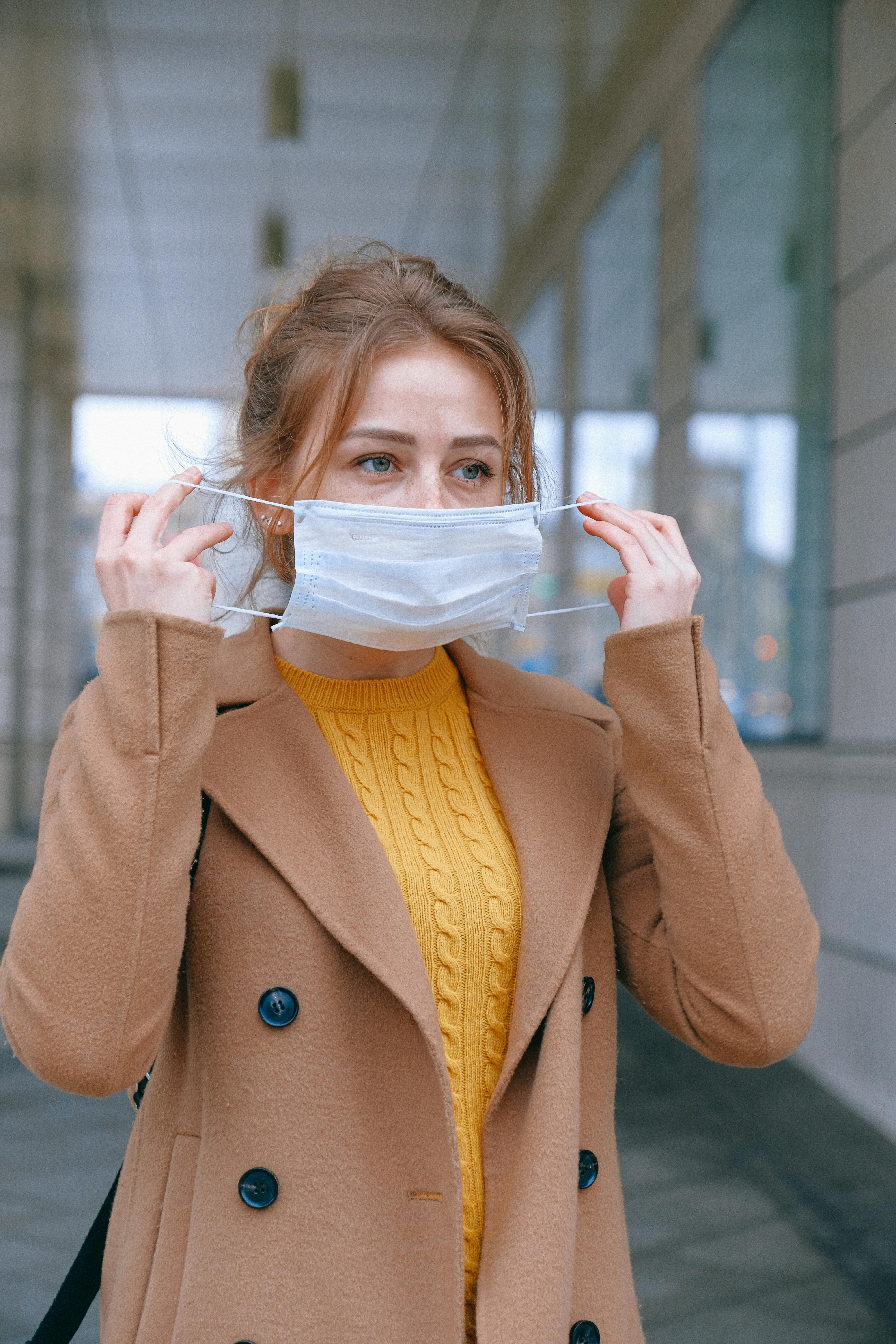 woman wearing face mask