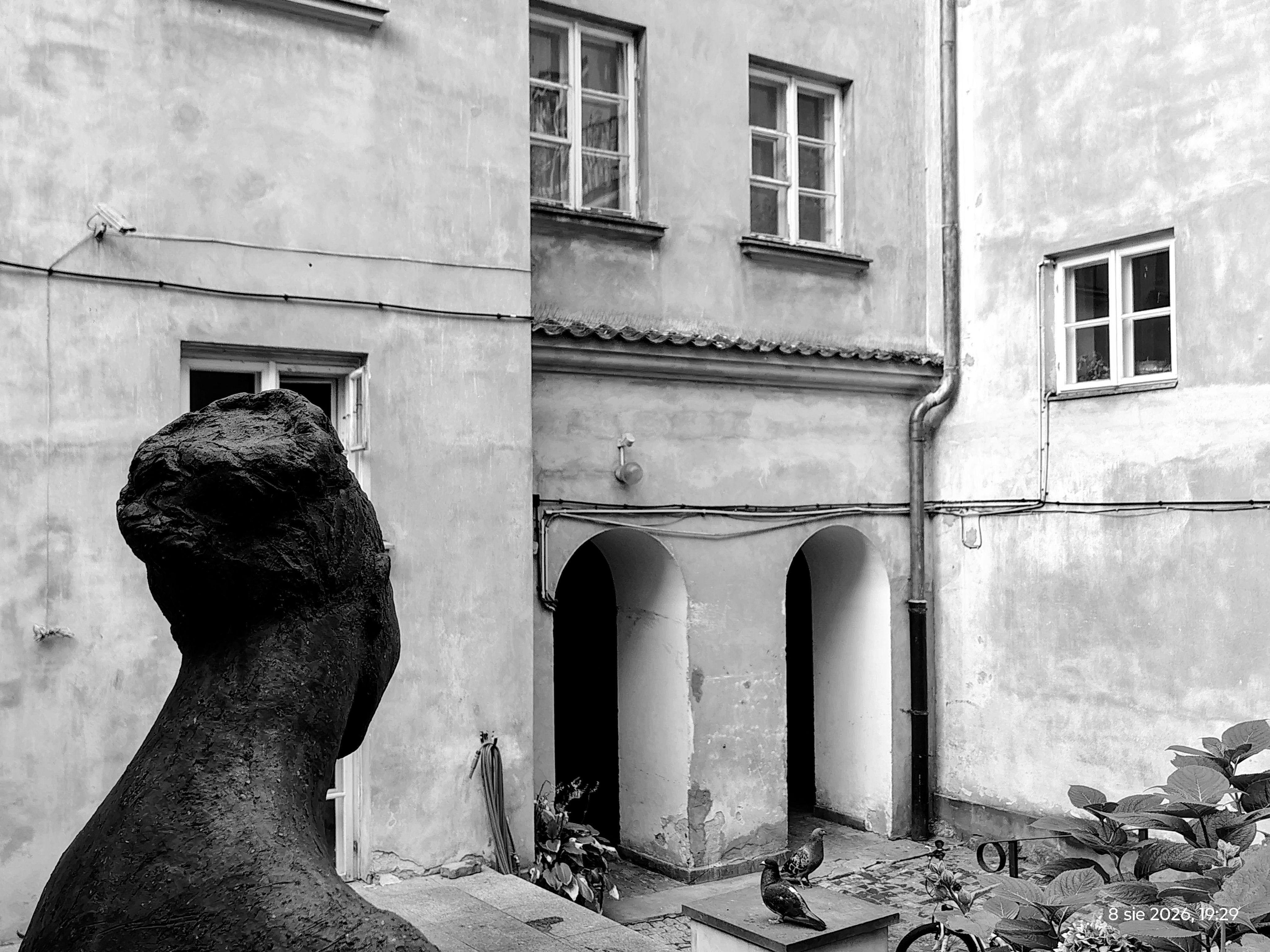 Varsó Stare Miasto legjobb rejtett udvarai sétatúra – Warsaw Old Town hidden courtyard architecture