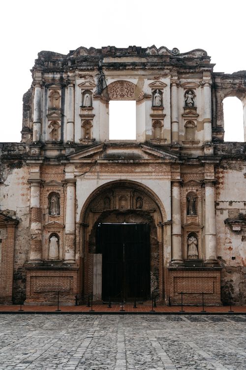 Free Elegant facade of a historical ruin in Antigua, showcasing colonial architecture. Stock Photo