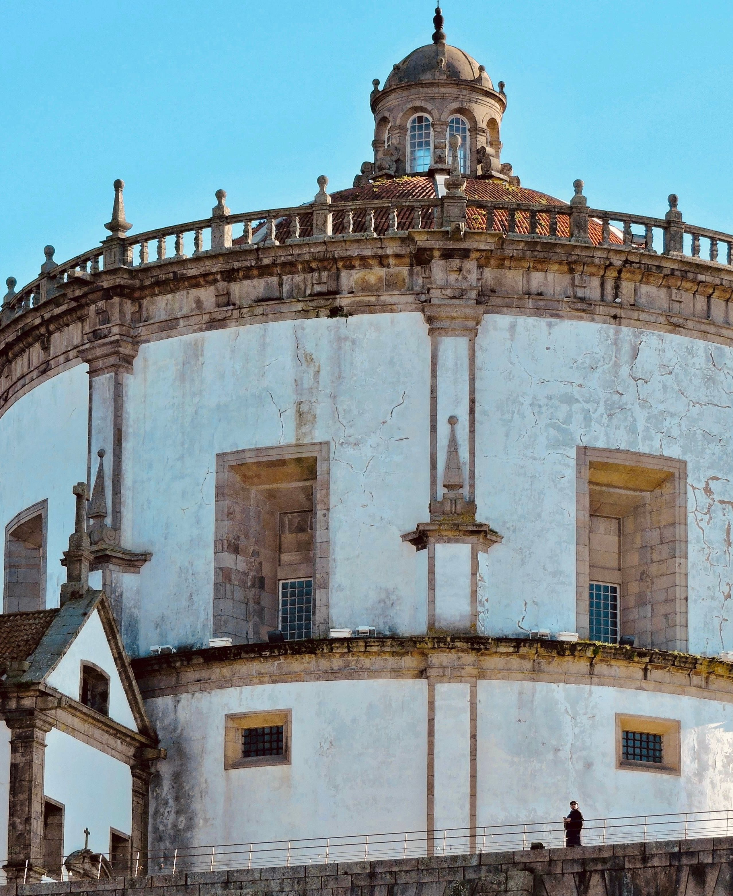 „Quem ama cuida": Pilar entdeckt Schwindel
