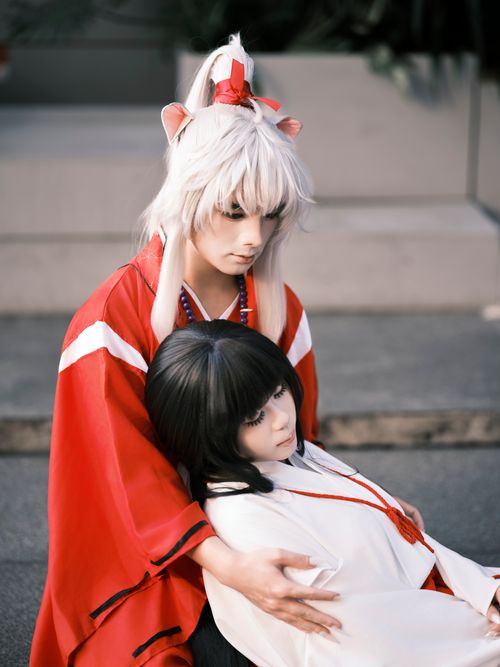Free Two cosplayers in traditional Japanese attire showcasing anime-inspired characters. Stock Photo