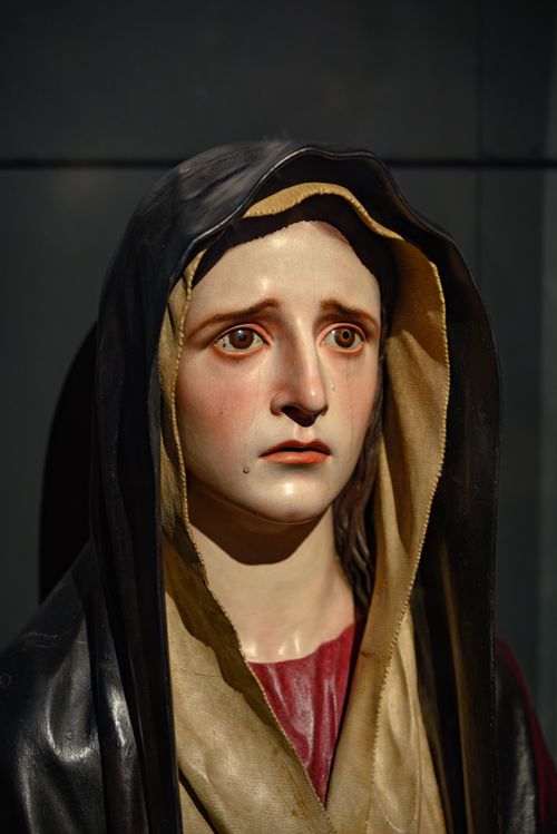 Free Detailed view of an emotional religious statue in Granada, Andalucía, showcasing classic artistry. Stock Photo