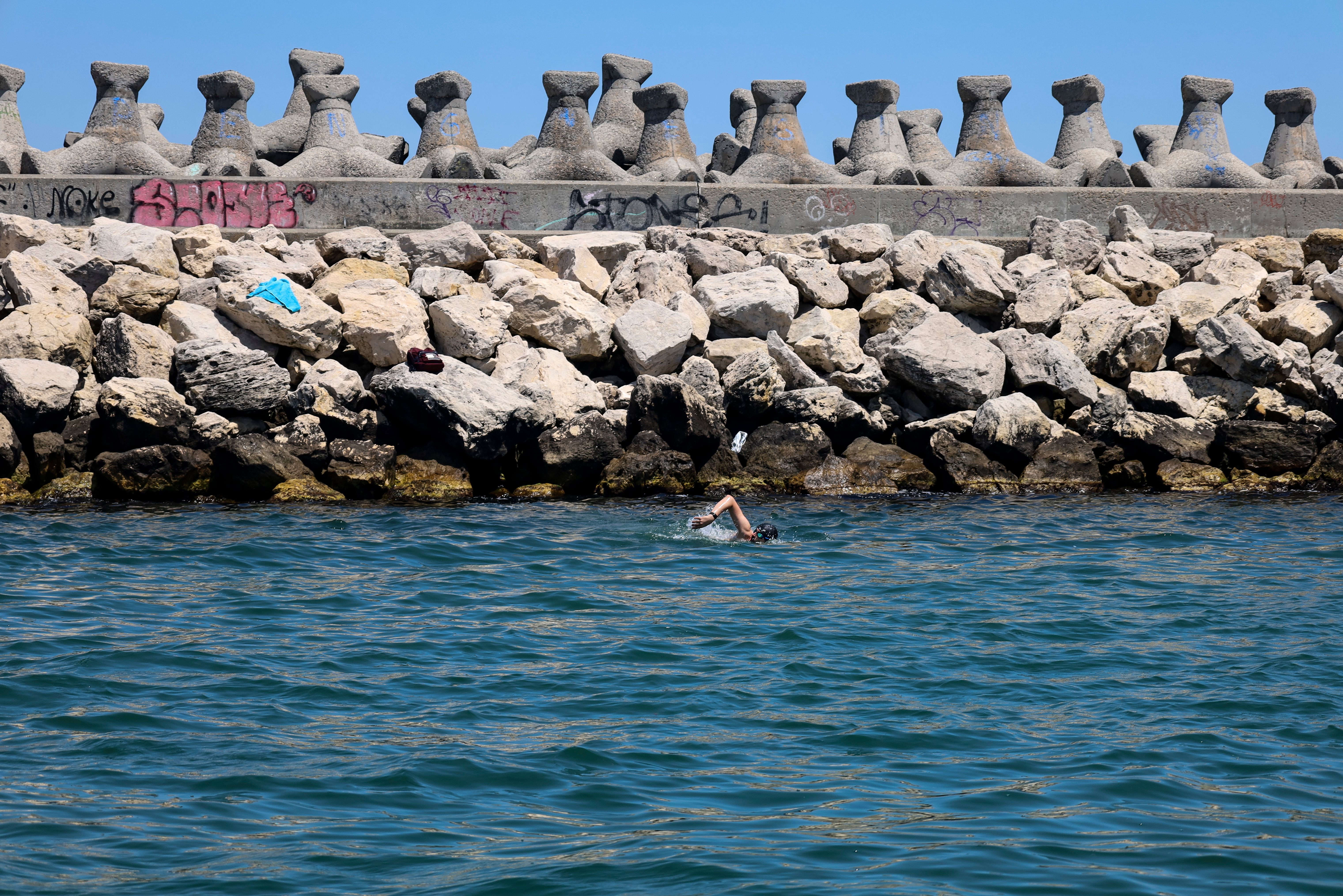 Ballybofey swimmer completes historic two‑way Rathlin swim