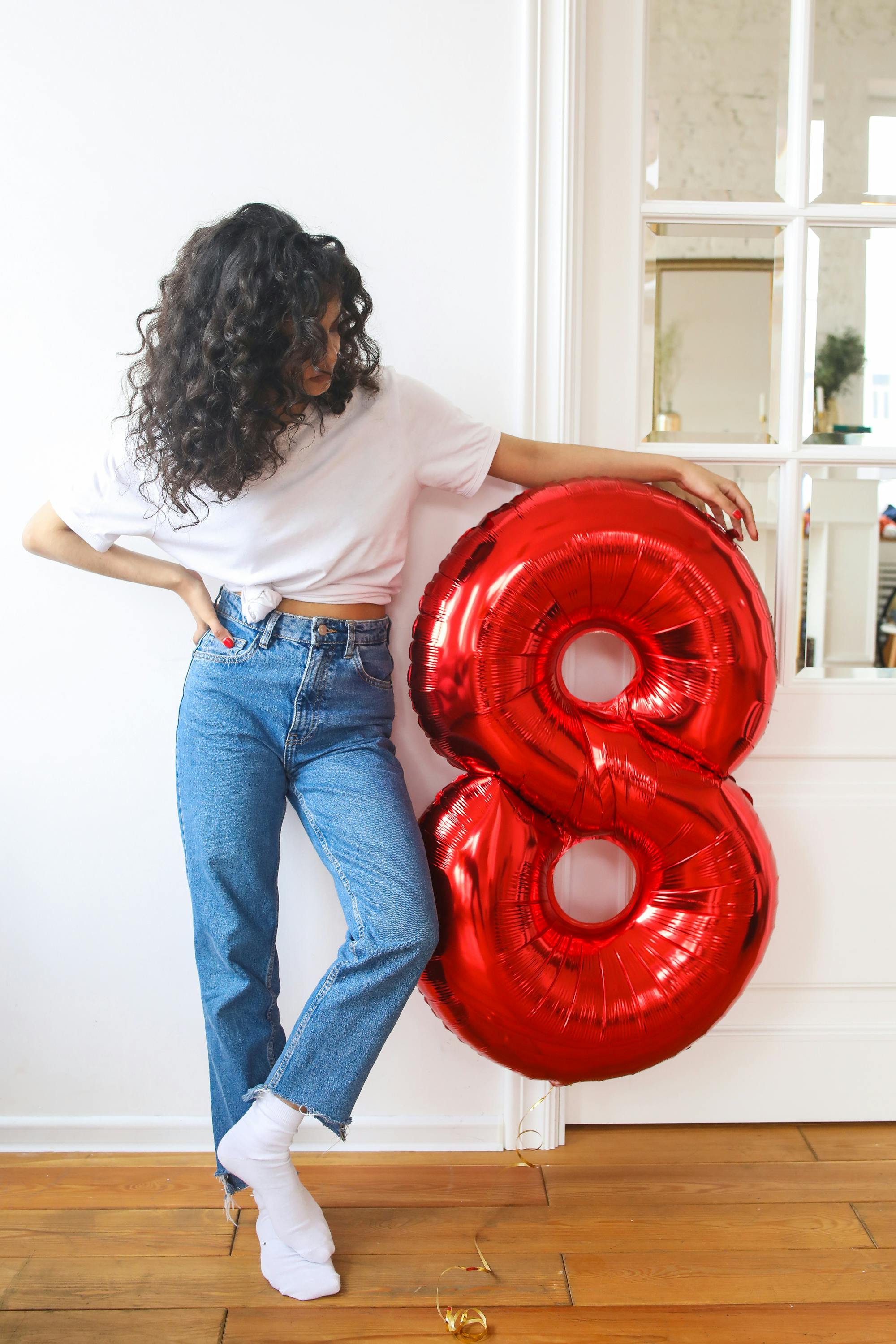 New Look balloon leg jeans in mid blue | ASOS | Loose jeans outfit, How to  style baggy jeans, Mom jeans outfit