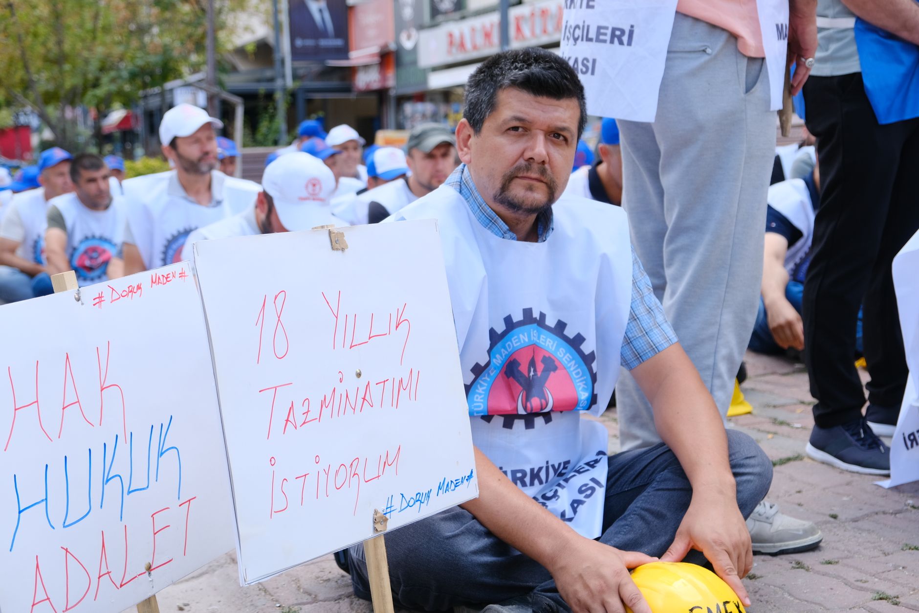 Liman işçileri grev yapıyor