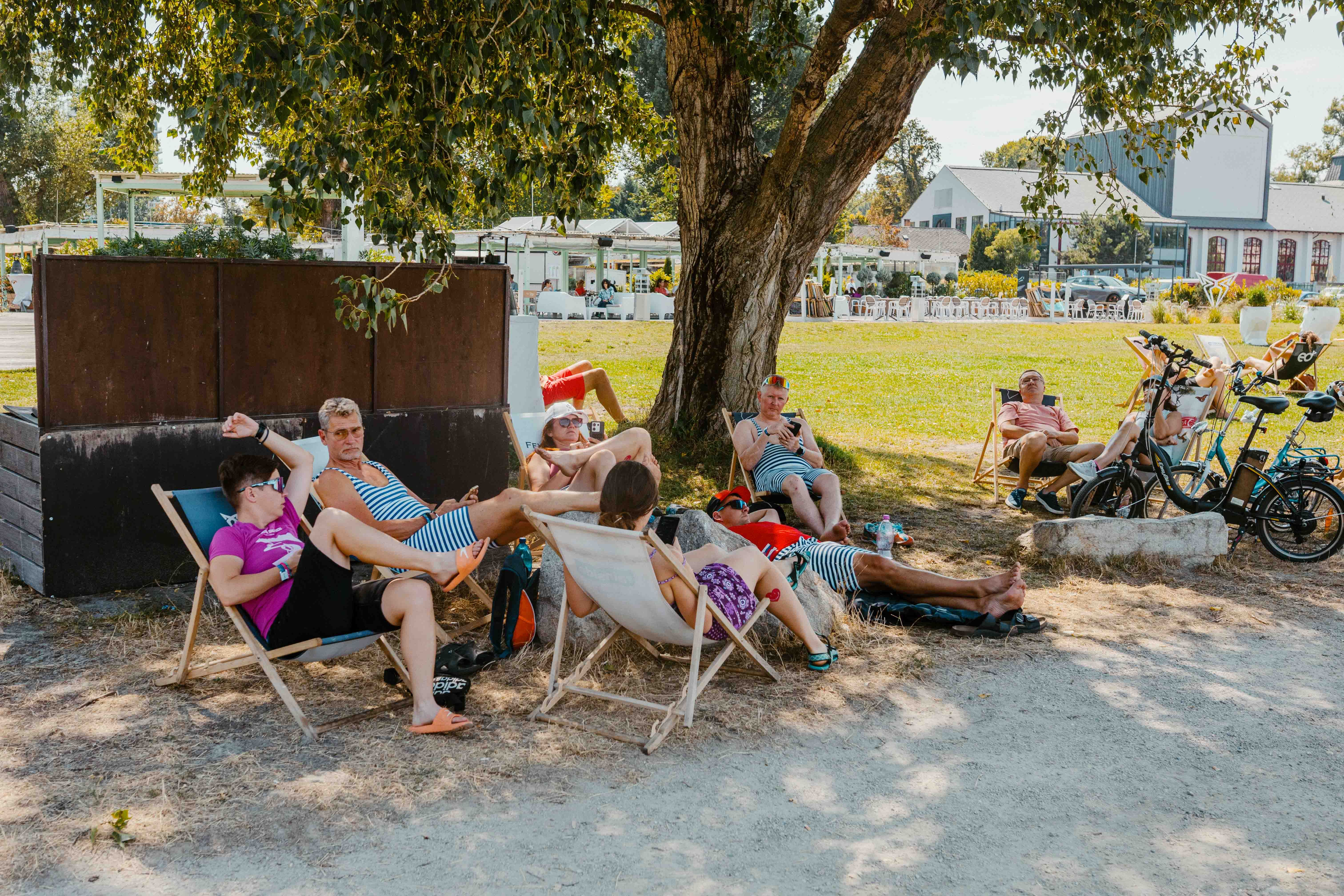 How to Boost Mental Health by Spending 15 Minutes Outside During Your Workday