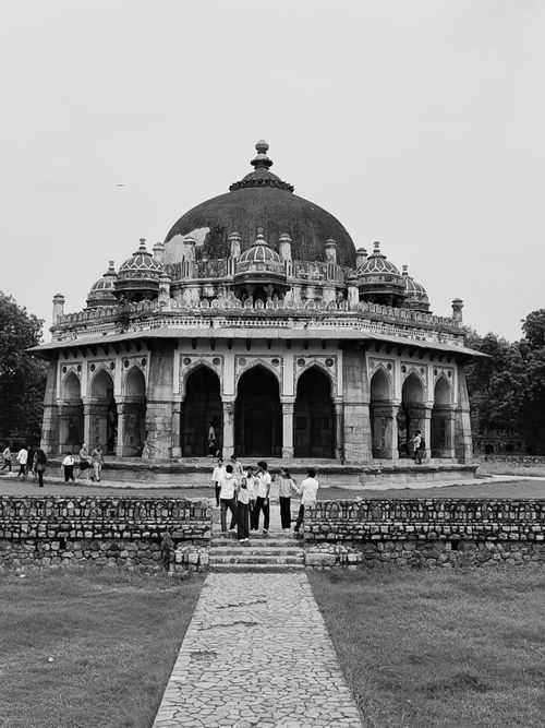 Free Historical monument Isa Khan's Tomb in New Delhi, captured in black and white. Stock Photo