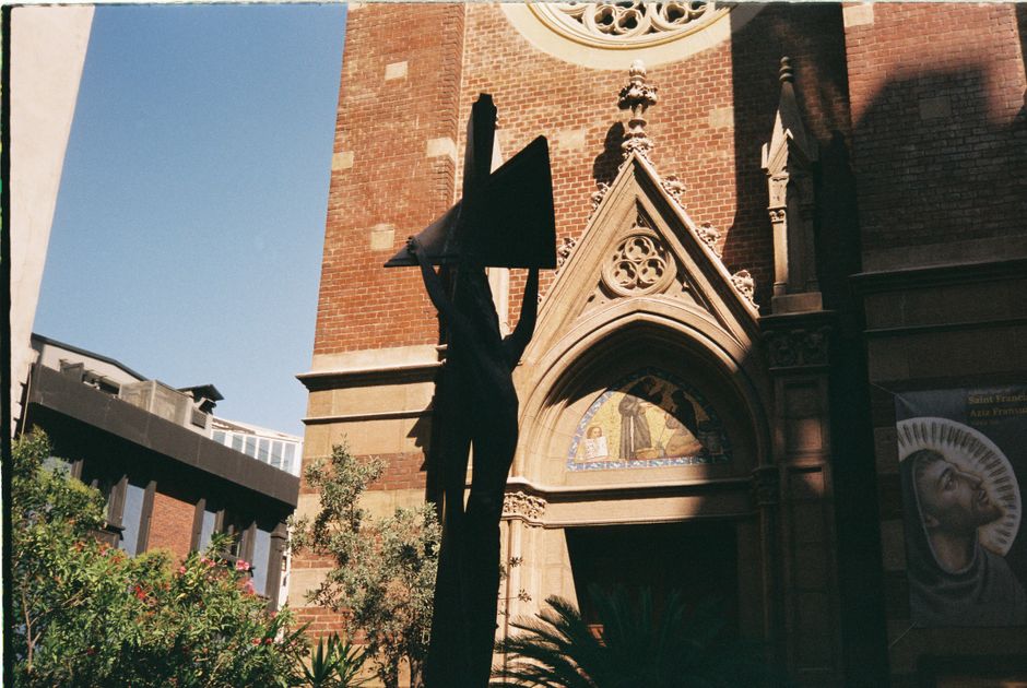 Overview of Recent Australian News Reports on Political, Health, and Cultural Topics