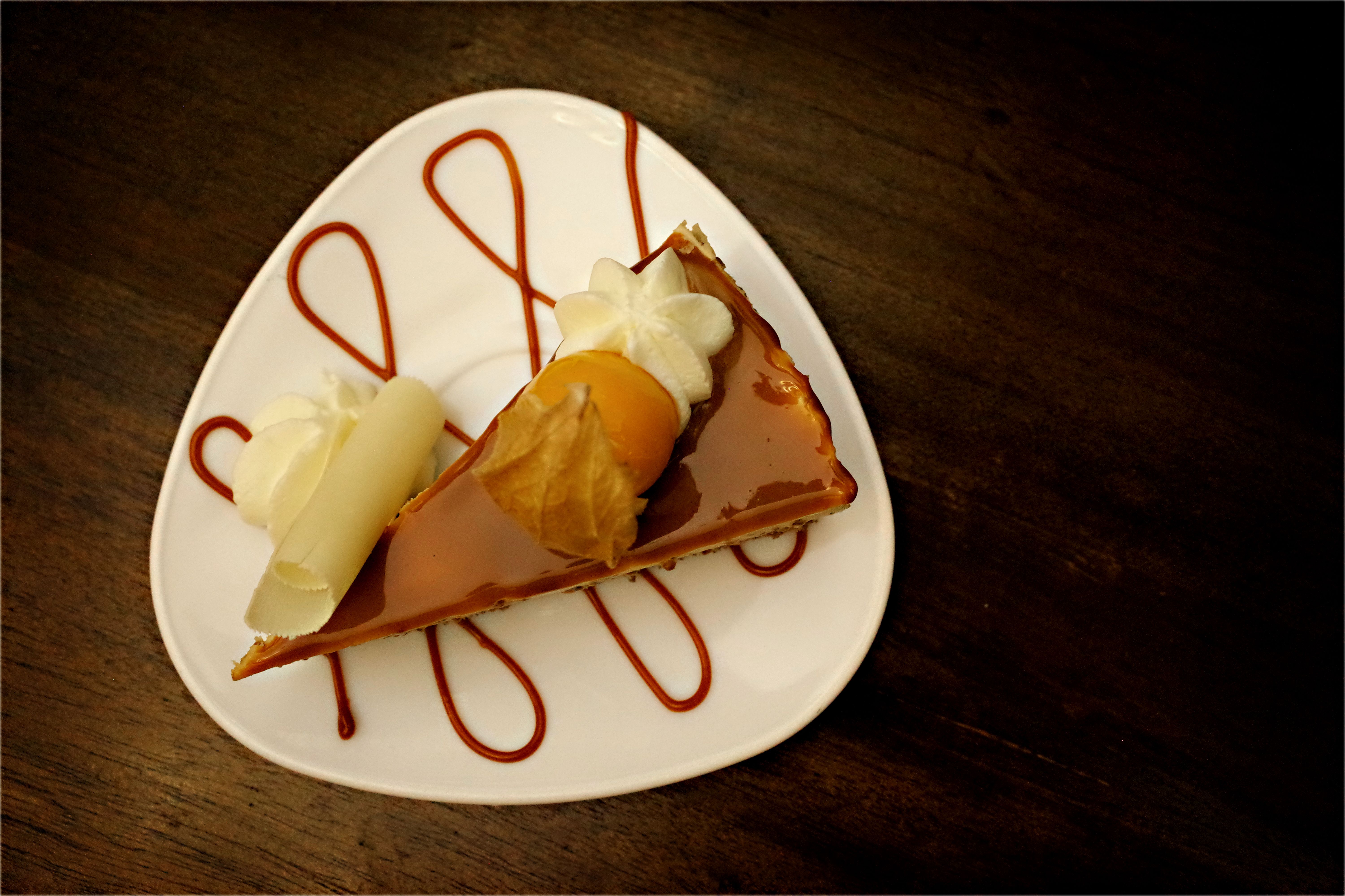 Dolly's Plain Tube Cake