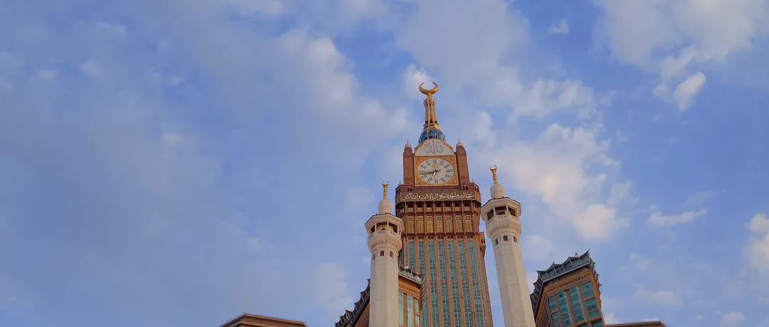 Makkah Ziyarat guide: the places to visit and how to get there: Saudi Arabia travel scene illustrating this guide