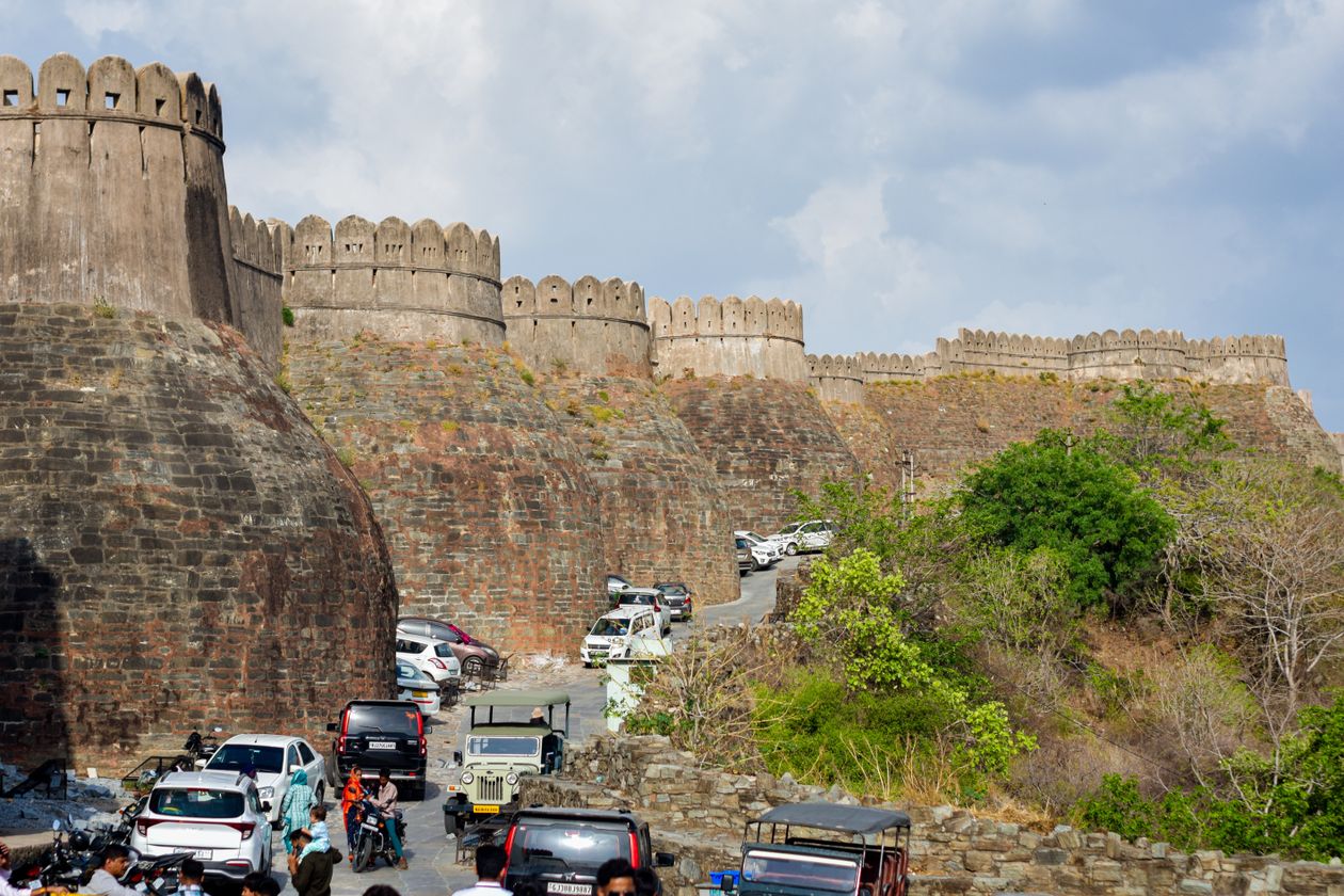 Massive walls of Kumbhalgarh Fort in Rajasthan, a day trip from Udaipur