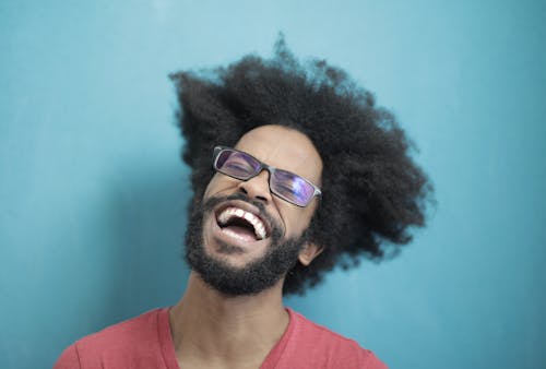 Gratis lagerfoto af afro hår, ansigtsbehåring, ansigtsudtryk