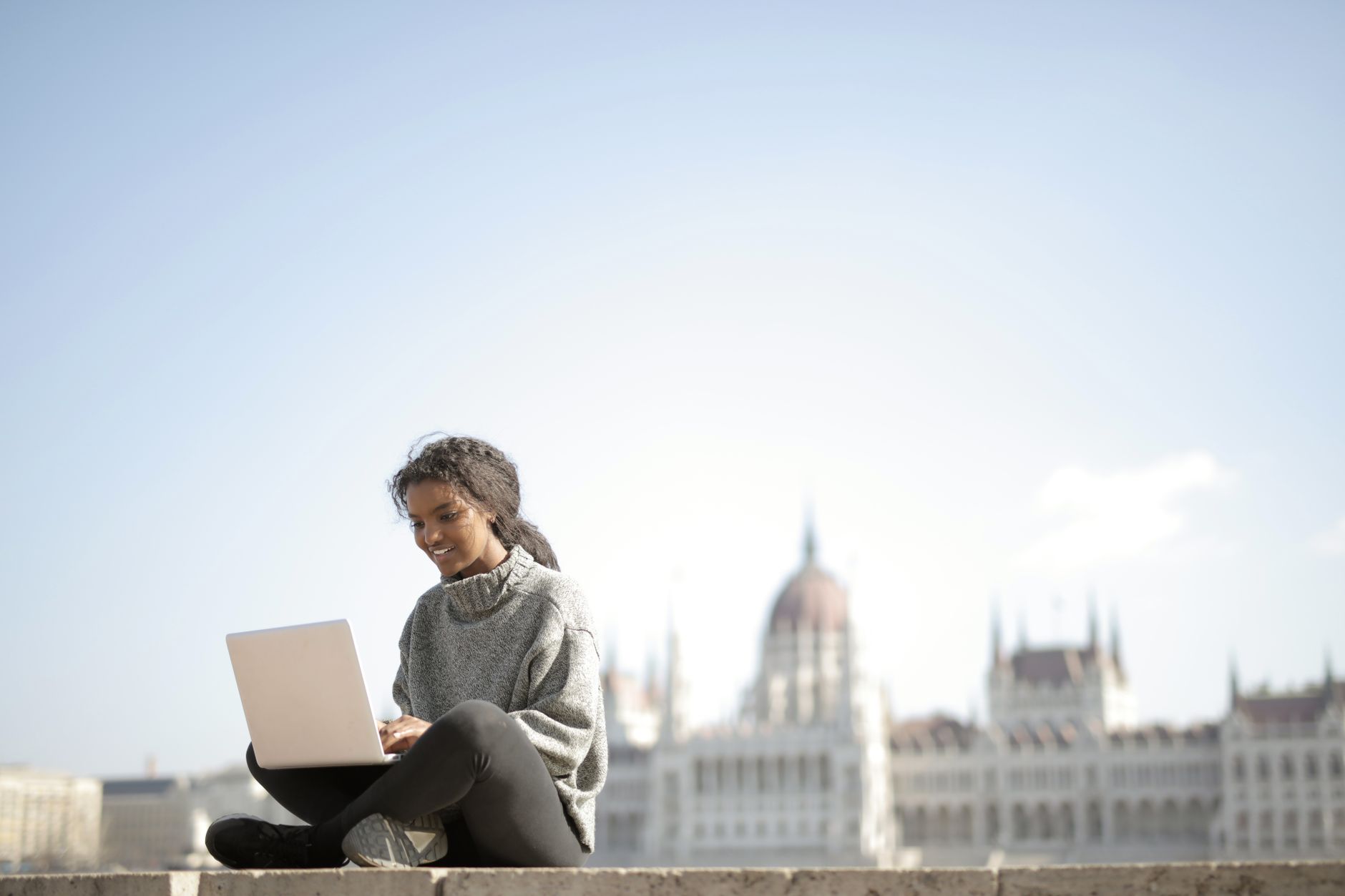Best Travel Destinations for Reliable Internet in 2024: Top Countries for Mobile Data & Digital Nomads