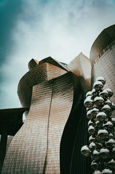 Atemberaubender Himmel & Architektur – Architektur Hintergrundbild (von Olivia, 9344×14016, #39080675)