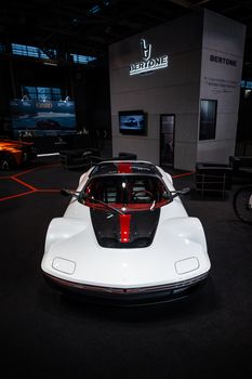 Beeindruckende Automobil-Aufnahme mit Auto & Farben