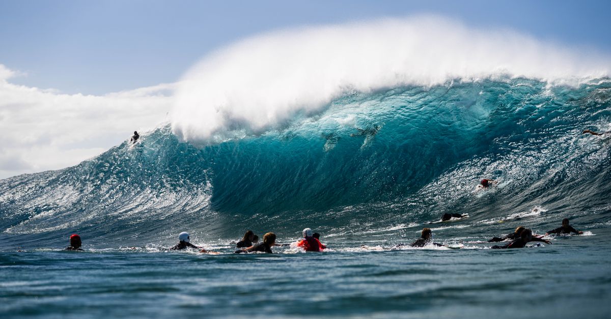 Mateus Herdy vence Gabriel Medina pela primeira vez e avança no CT da WSL