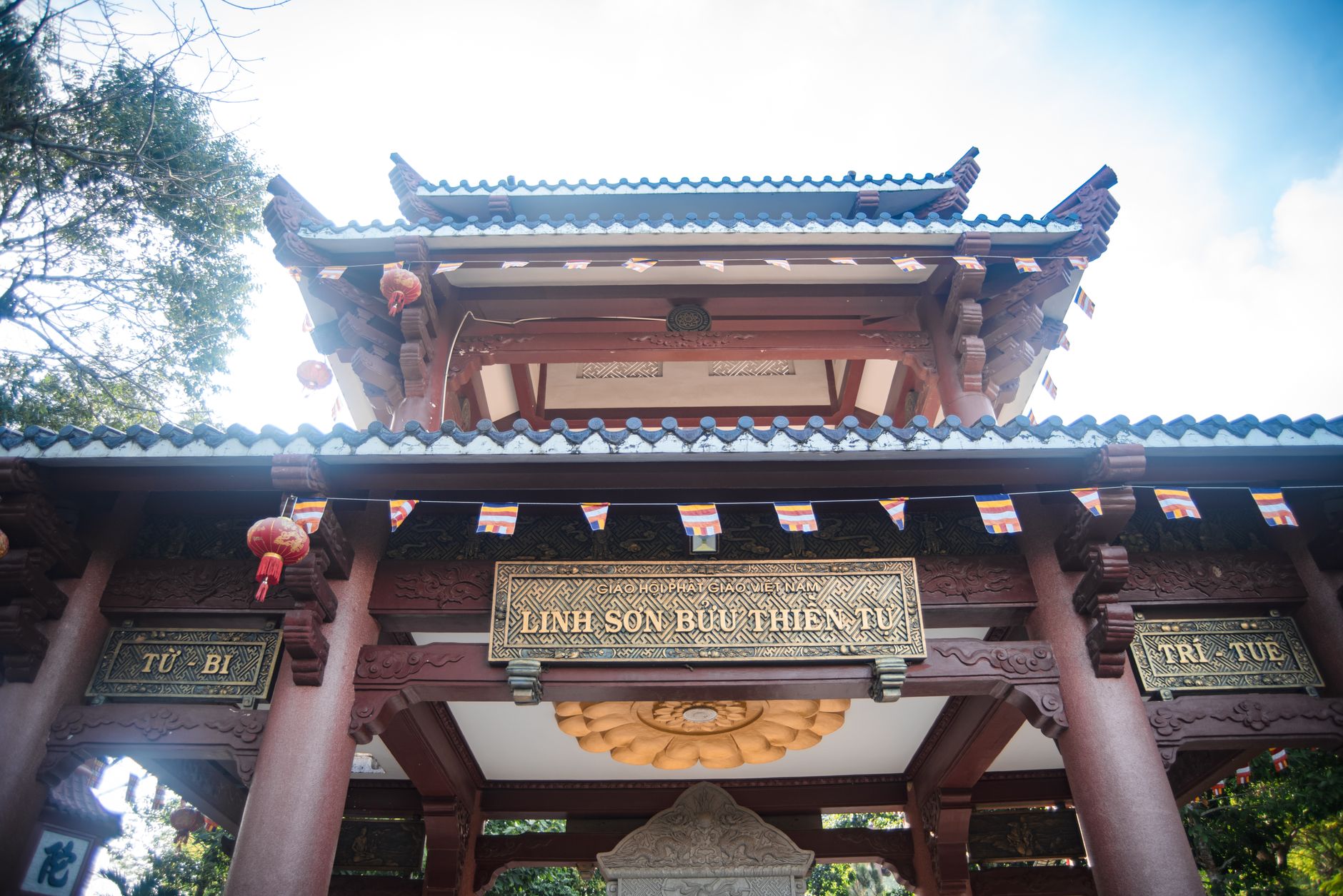 Popular sights in Onna Son Landmarks in Onna Son