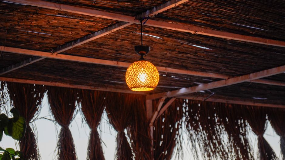 What is a rental friendly ceiling light cover?