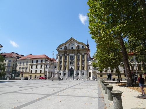 Free Explore the picturesque architecture of a historic building in sunny Ljubljana, Slovenia. Stock Photo