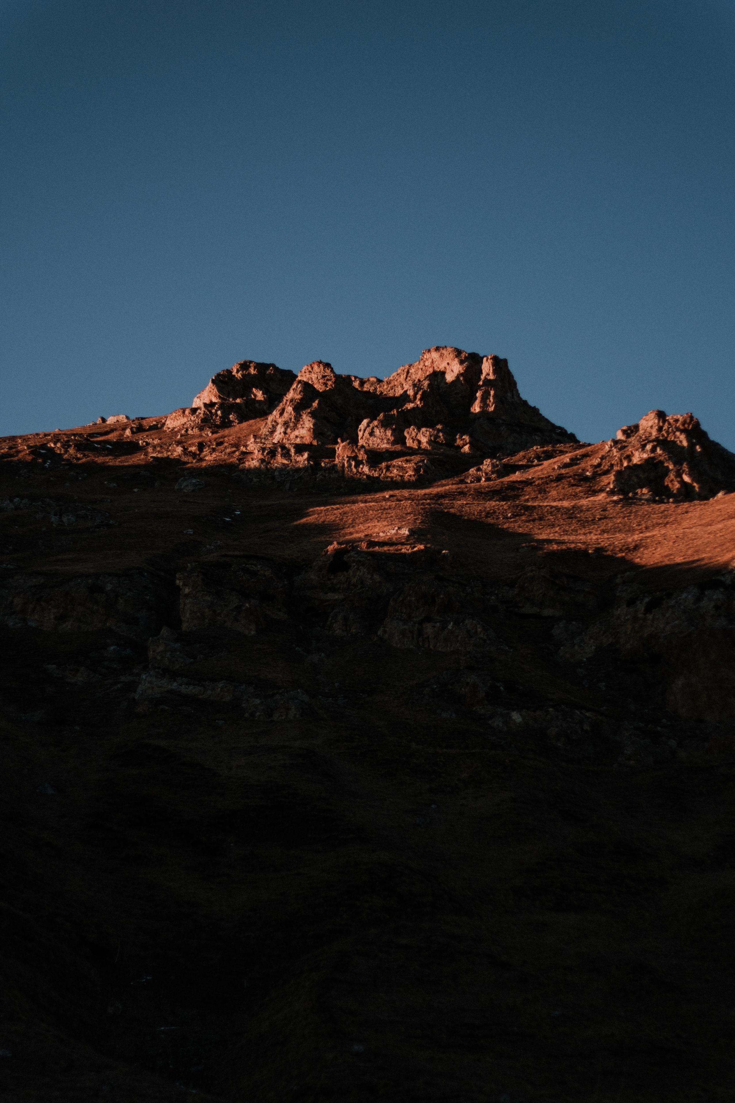 A dramatic view of a mountai