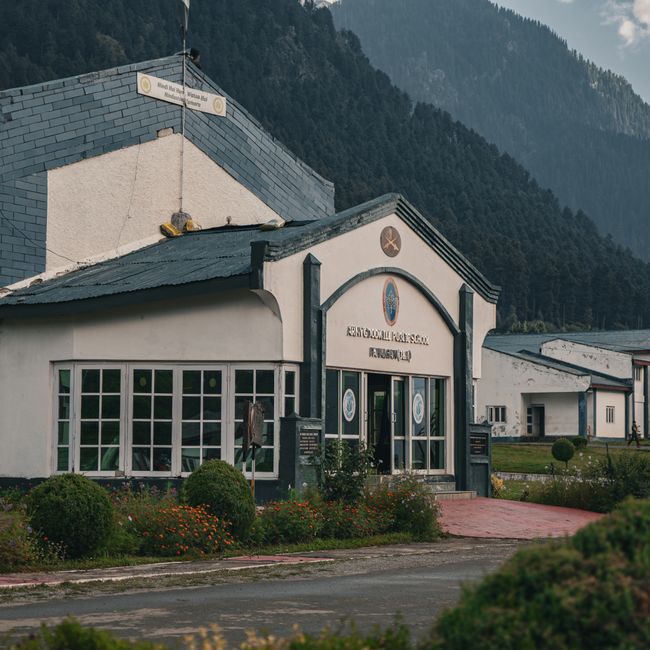 Himalayan Mountaineering Institute