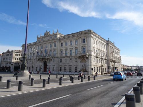 Free Captivating view of a historic building on a sunny day in Trieste, Italy, showcasing stunning architecture. Stock Photo