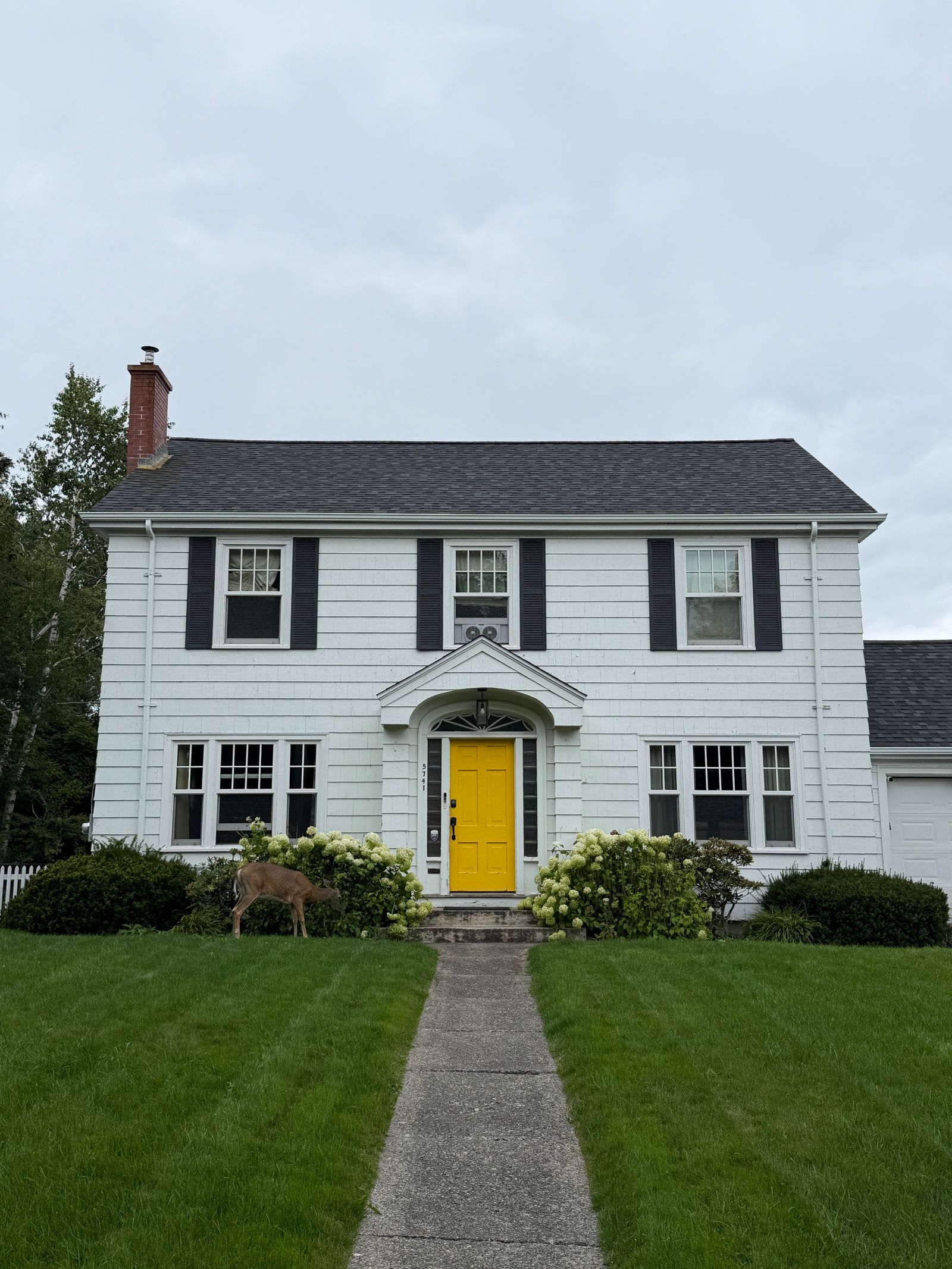 Curb Appeal Checklist Before Selling: 7 Weekend Fixes