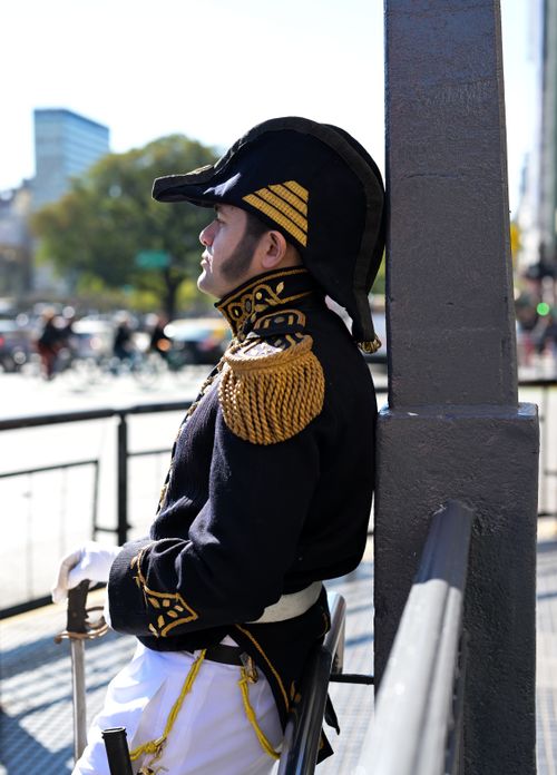 Free Profile of a soldier in historic uniform, Buenos Aires street scene Stock Photo
