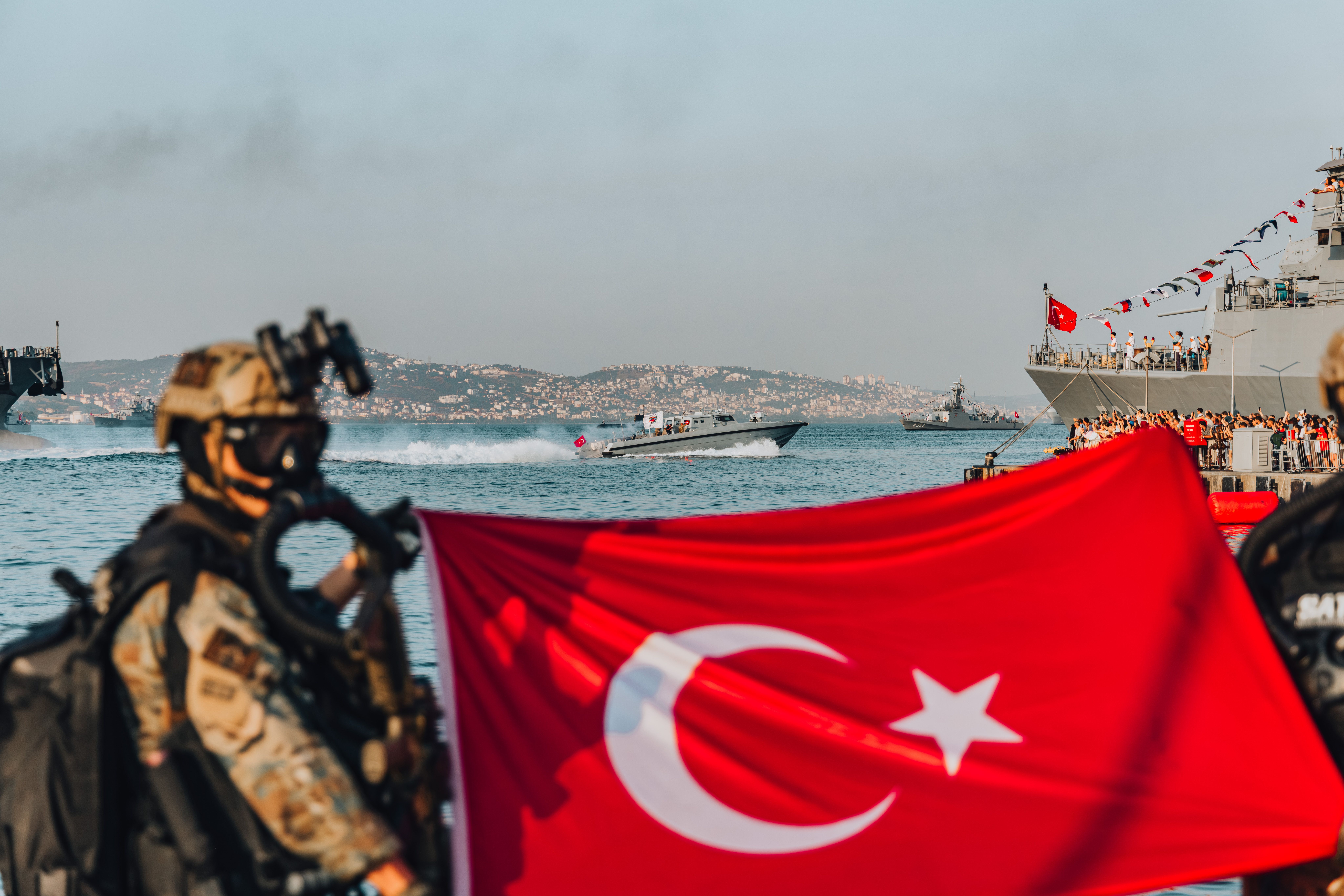 Turquia convoca embaixador ucraniano após ataques a navios turcos no Mar Negro