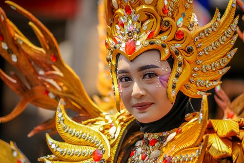 Free Vibrant traditional costume portrait from a cultural festival, showcasing intricate designs and vivid colors. Stock Photo