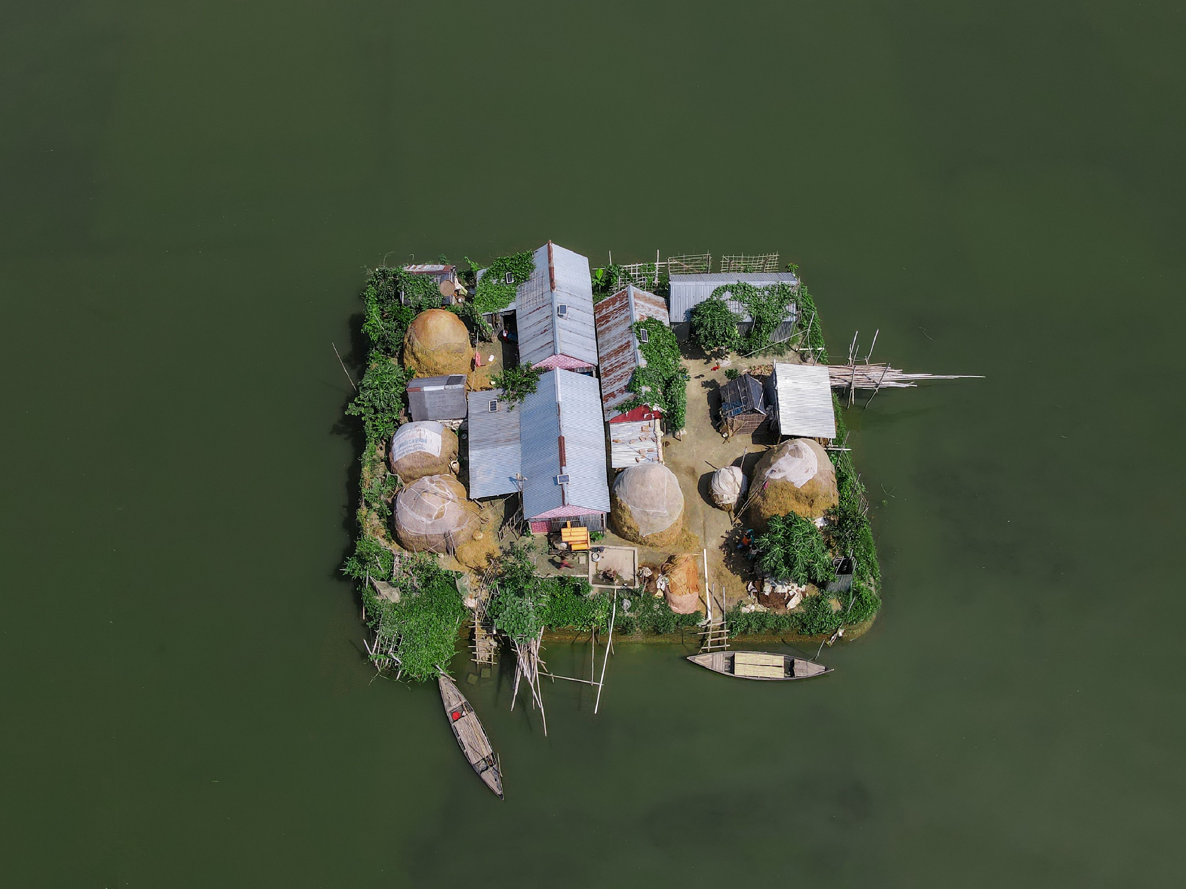 Hòn đảo nổi bí ẩn xuất hiện trên sông Fraser, British Columbia