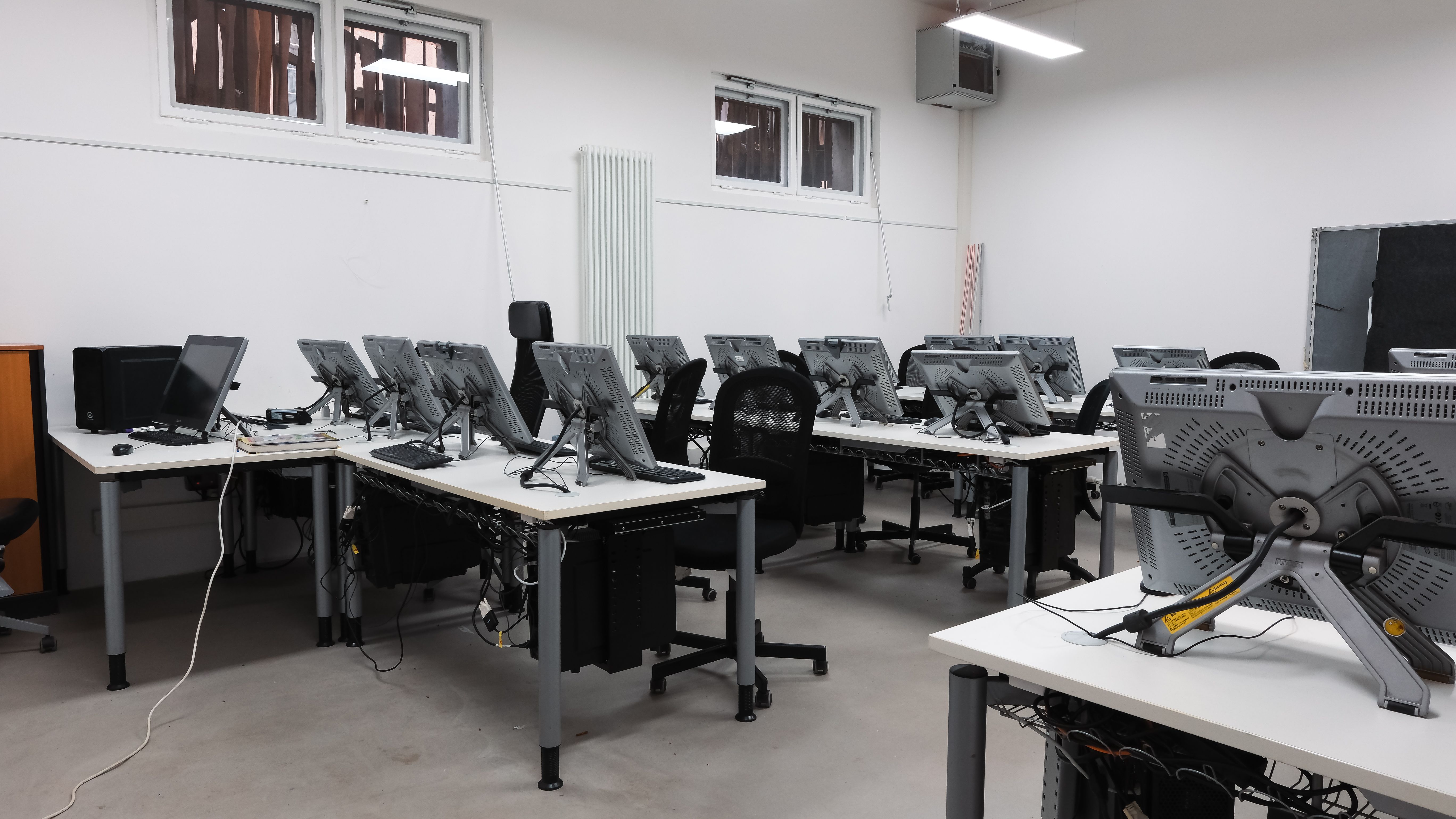Structured and silent computer systems environment