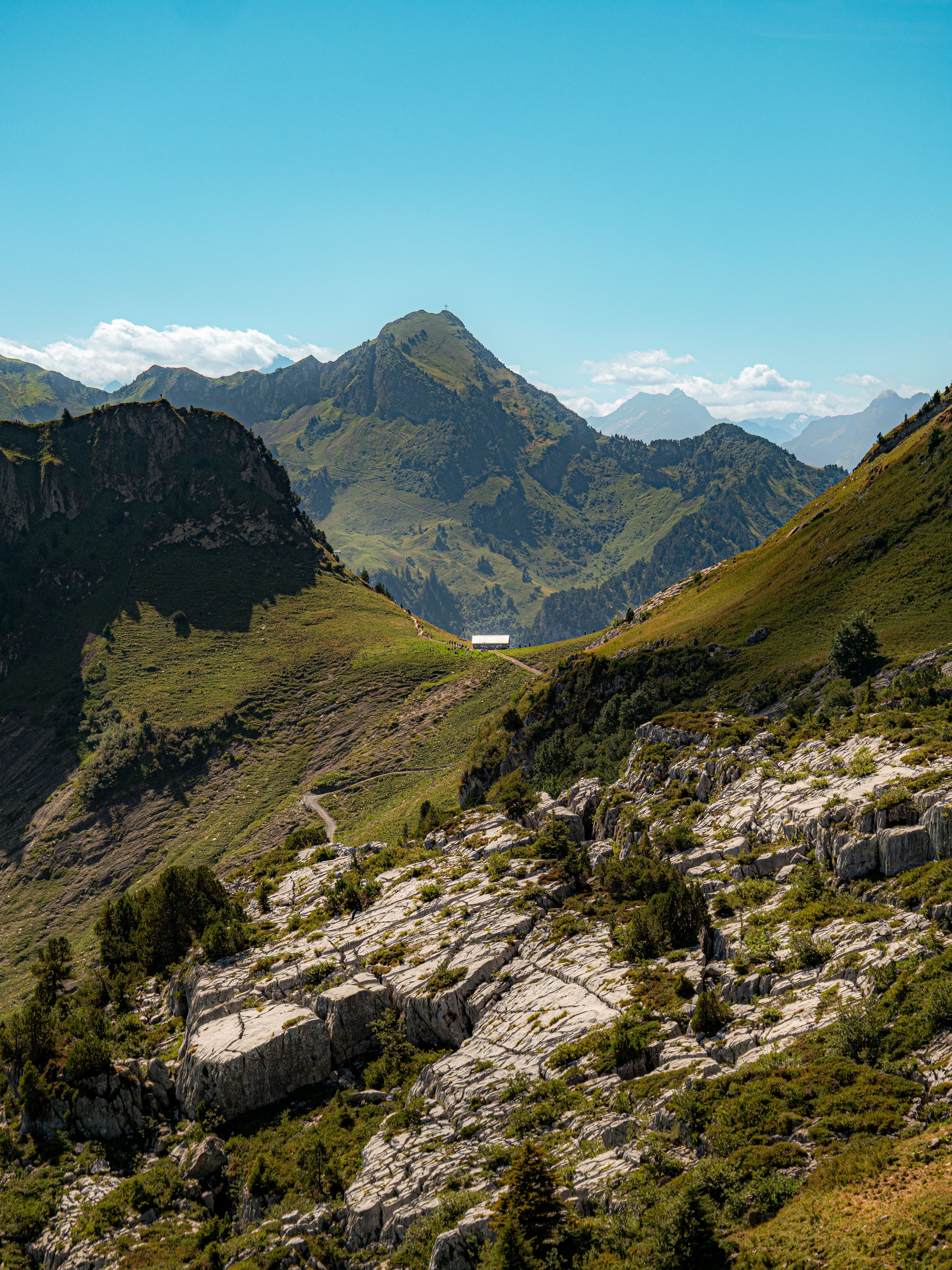 Randonnées méconnues dans les contreforts des Pyrénées - illustration
