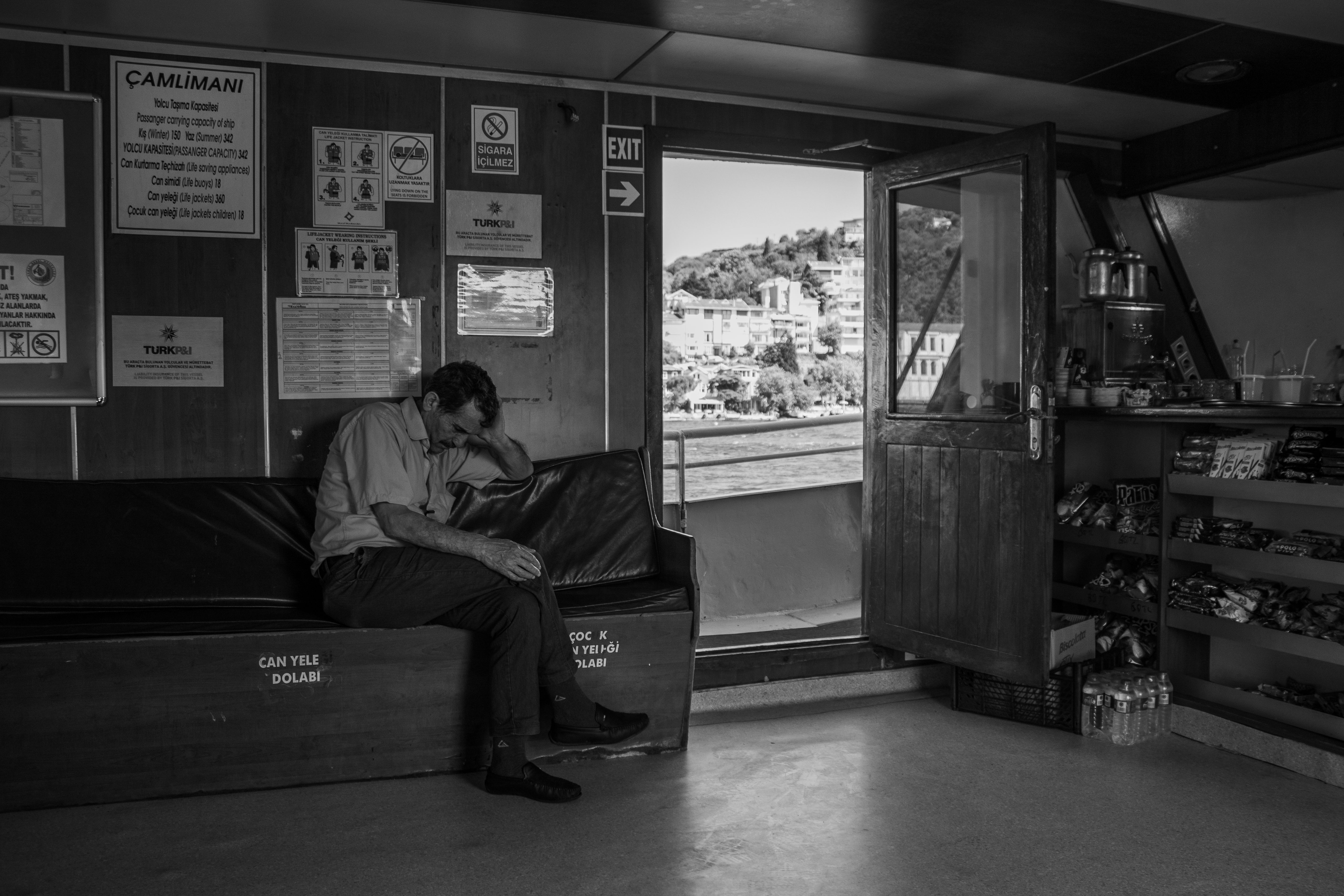 Γιατί νιώθω ζάλη όταν σηκώνομαι όρθιος μετά το φαγητό;