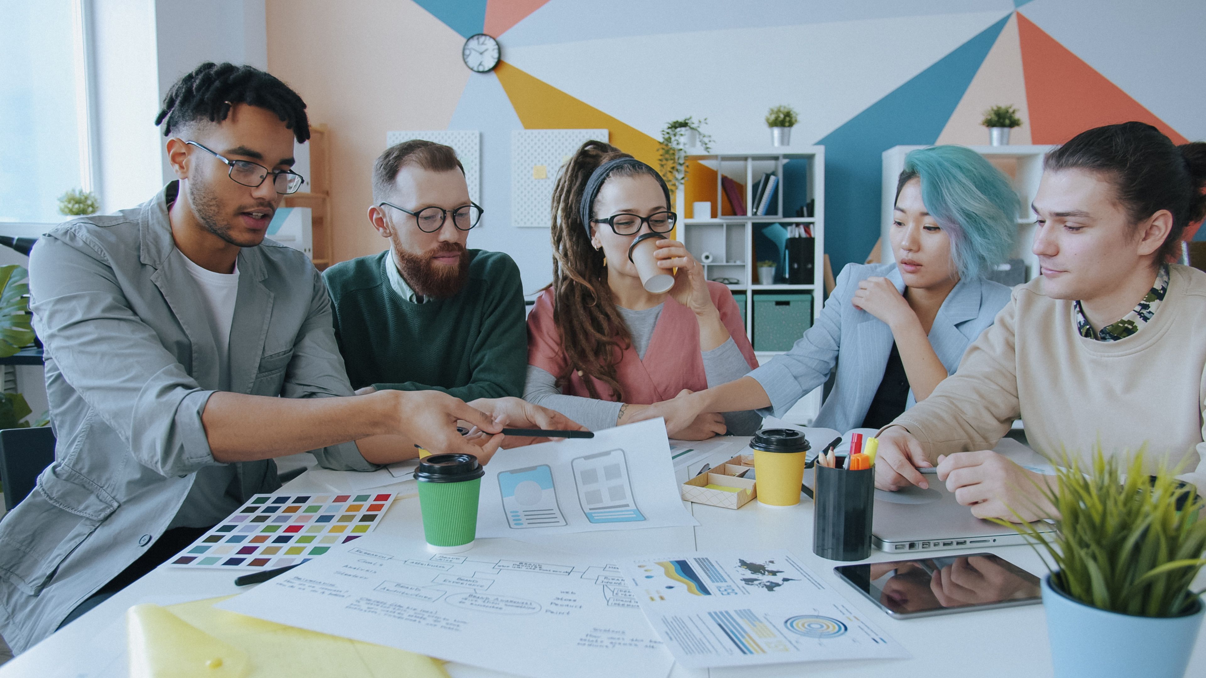 Comment créer une charte graphique professionnelle : règles et conseils essentiels