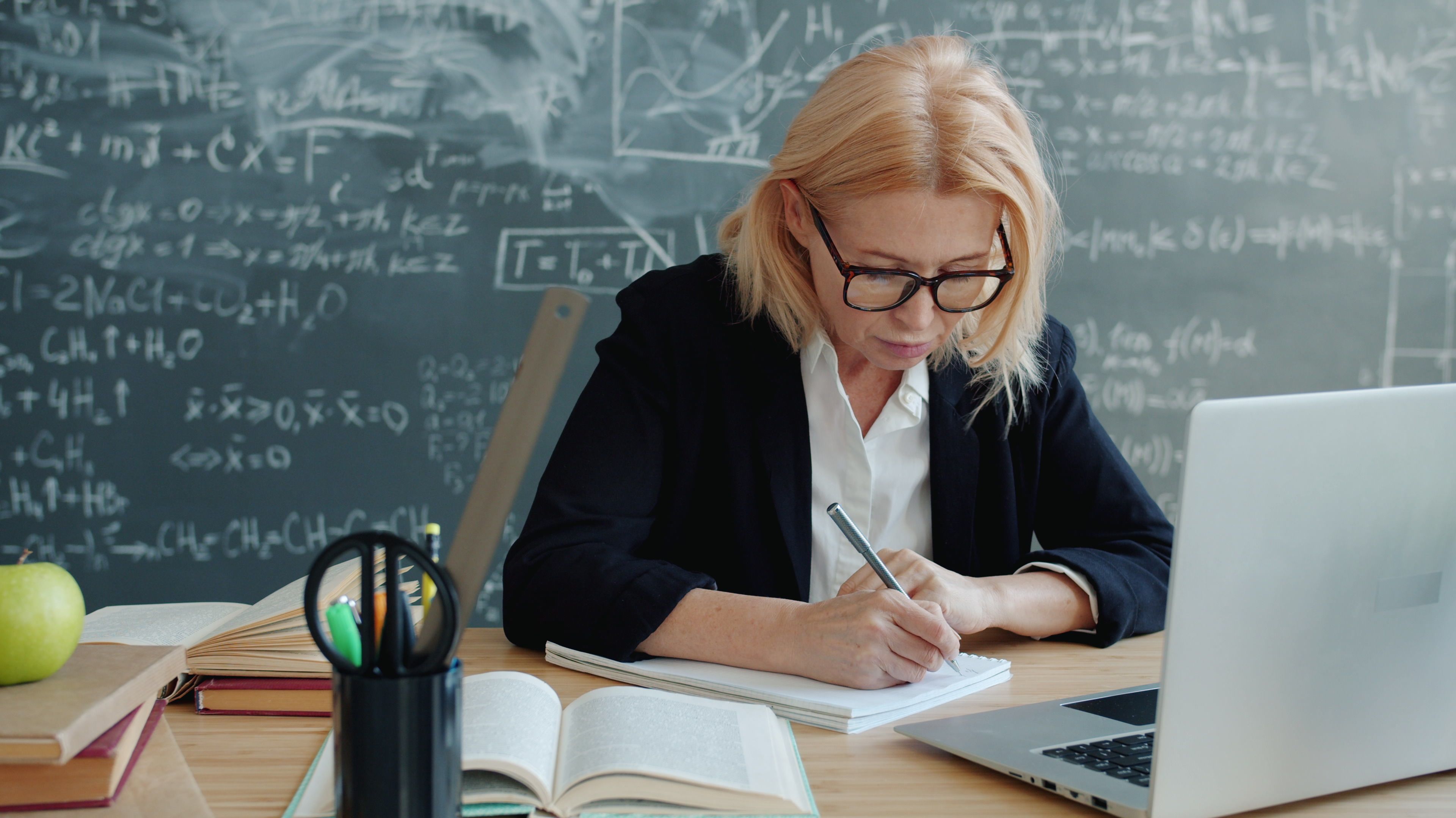 Reconversion vers les métiers de léducation : témoignages et conseils 