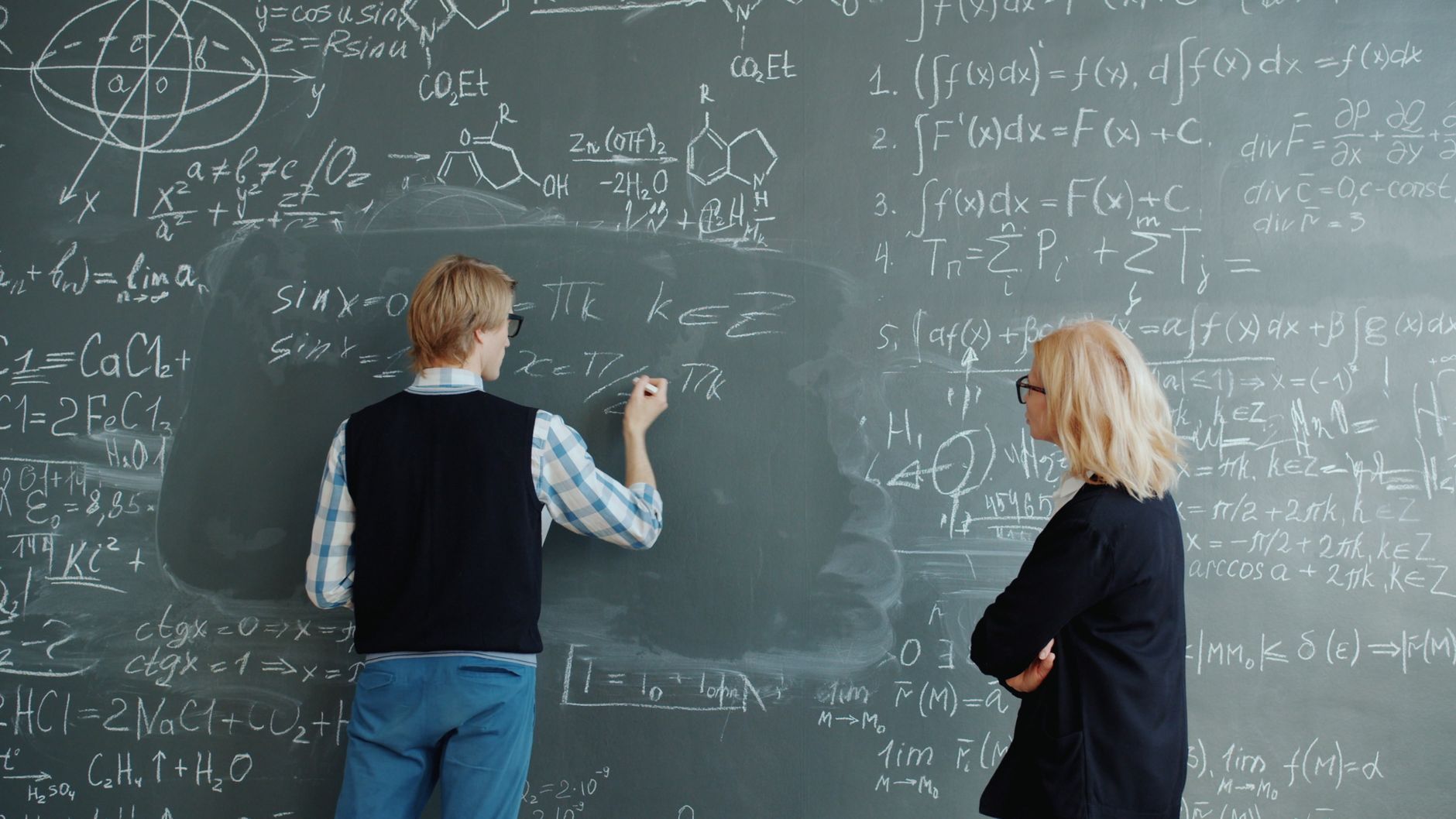 Gute Lehrer, familiäre Unterstützung und maßvolles Lernen: Was haben Schüler mit einem Durchschnitt von 20 gemeinsam