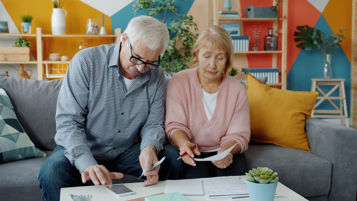 How Much Should You Invest Monthly to Retire Comfortably?