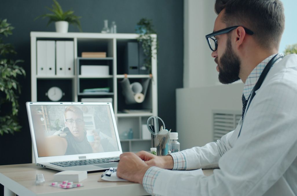 Online dating: starting a conversation on a niche platform