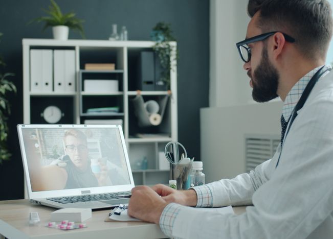 Online dating: starting a conversation on a niche platform