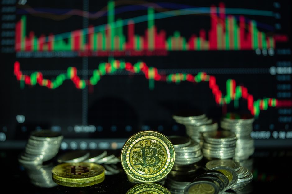 S&P 500 Surges Over 14% Sparks Crypto Market Volatility Amid Central Bank Stability