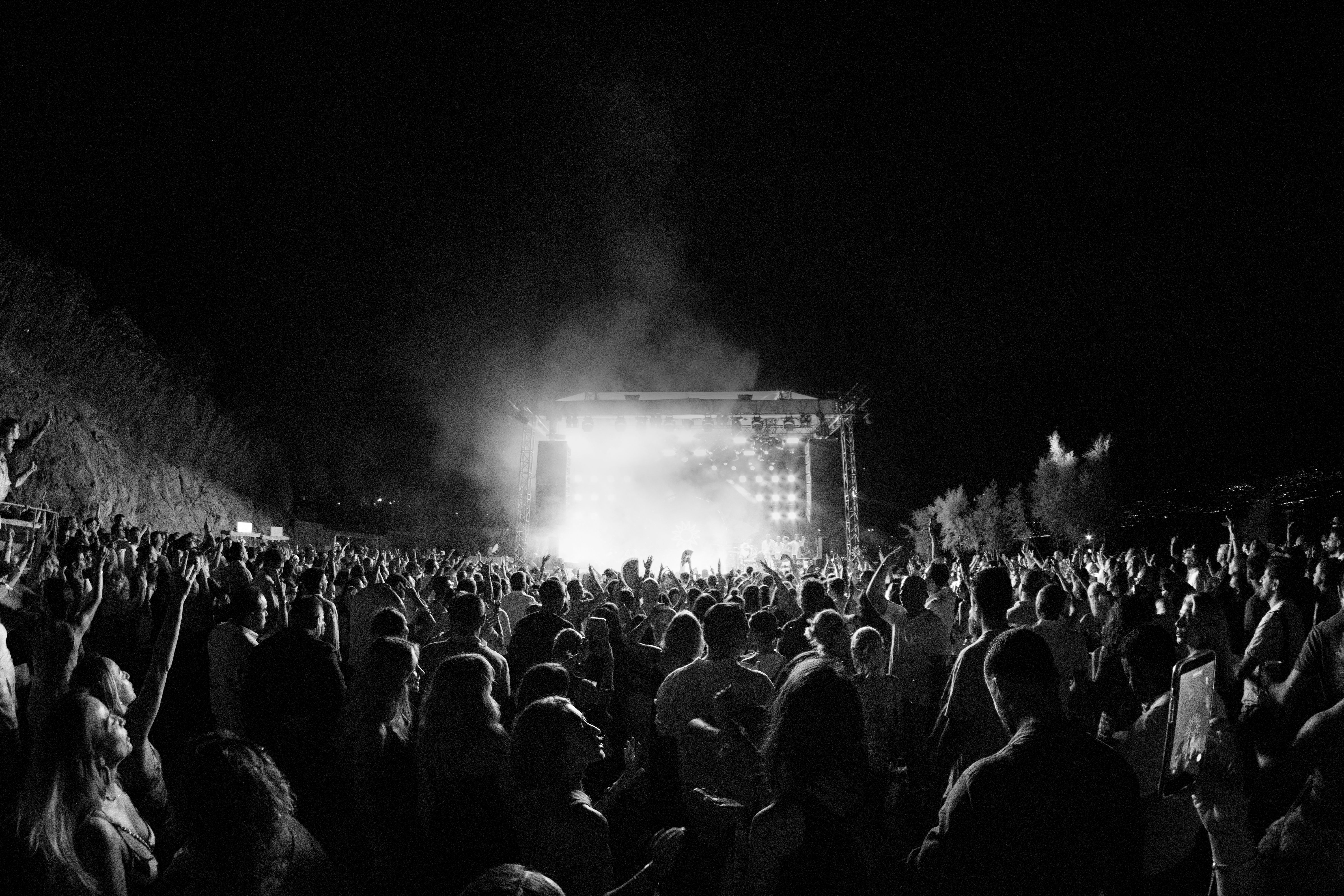 Fim de show tem treta entre apresentador de rodeios e cantor Bruno no palco da Festa de Barretos
