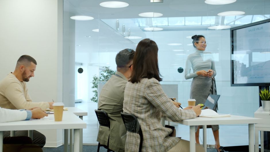 How to Set Sales Quotas for New Reps (With Examples)